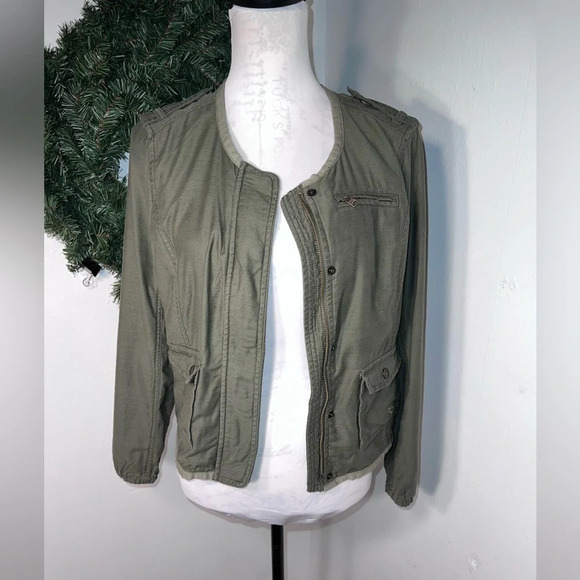 Abercrombie and Fitch, Long sleeve w elastic cuff, hidden snap/zip front closure - Picture 1 of 16